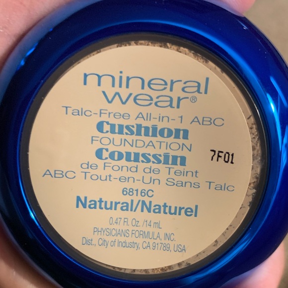 Physicians Formula Mineral Wear Cushion Foundation - Picture 3 of 3